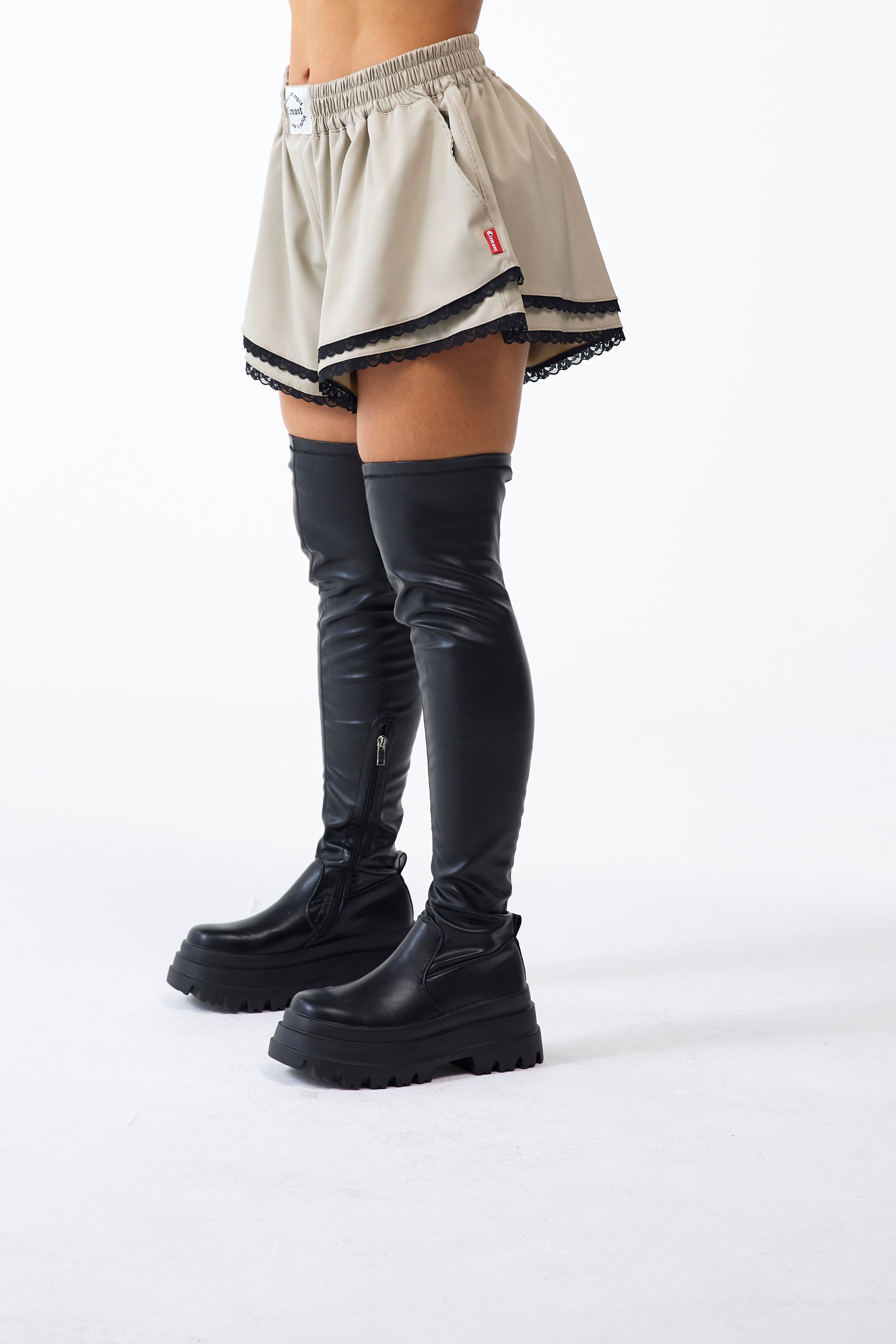 SHORT MUJER ESTASI NUDE CLEMONT