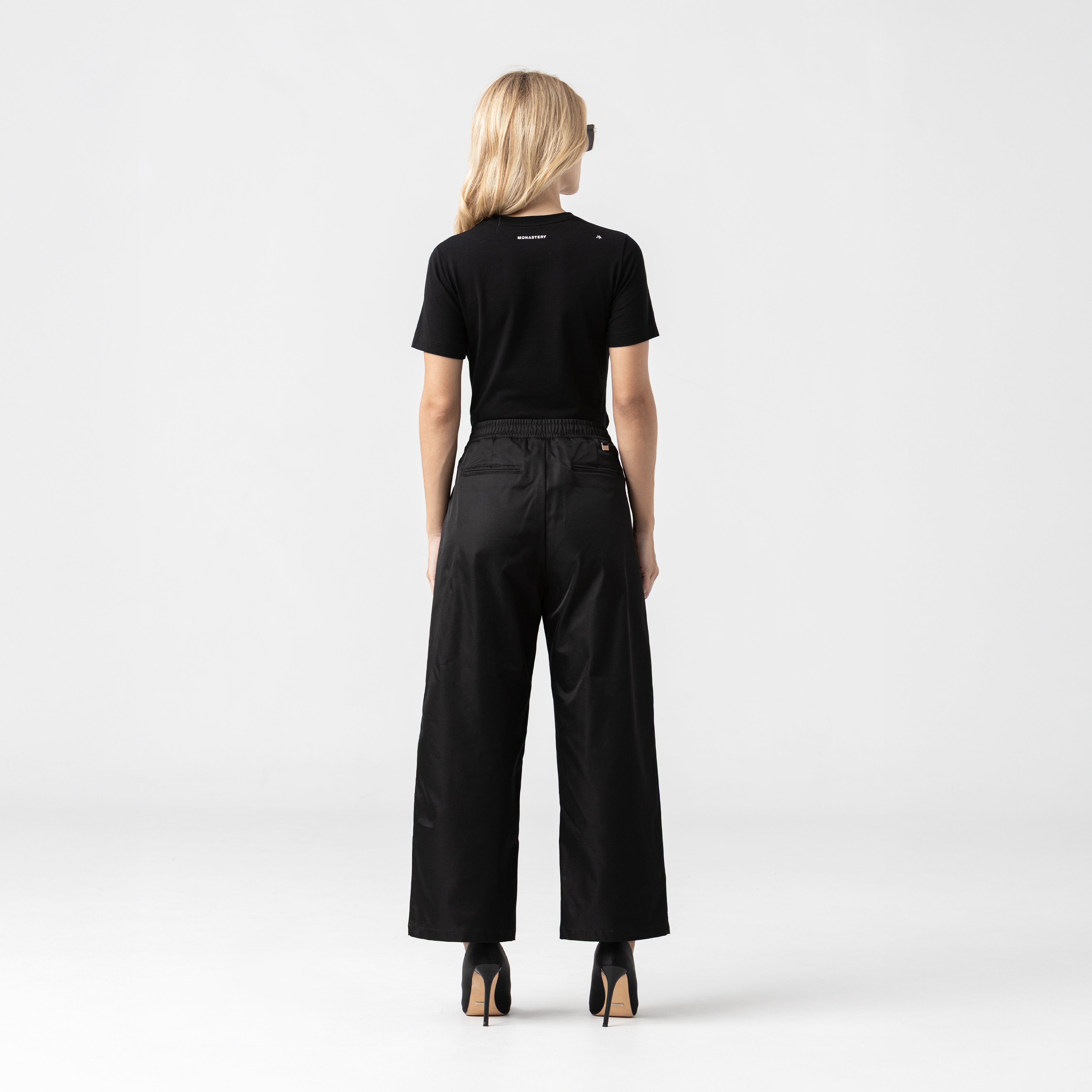 ADHRA T-SHIRT WOMEN BLACK METEORITE